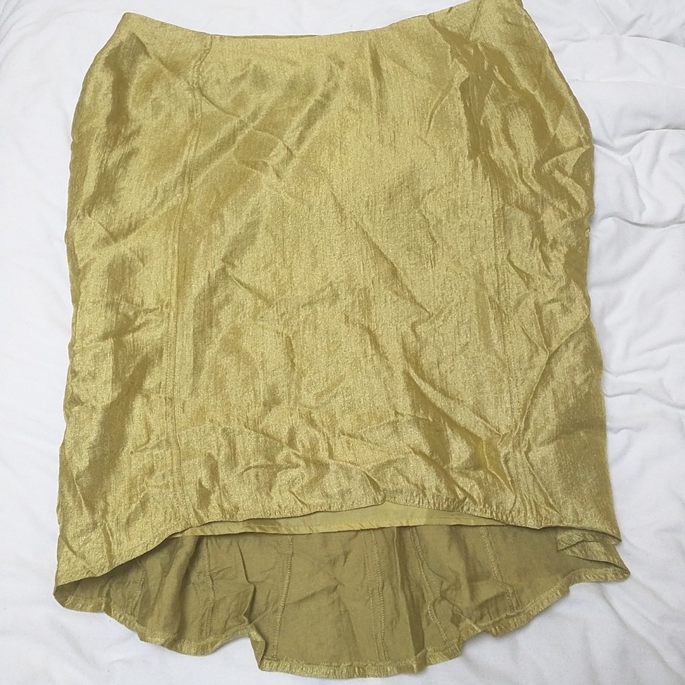 Plus size gold skirt with mermaid pleat in back